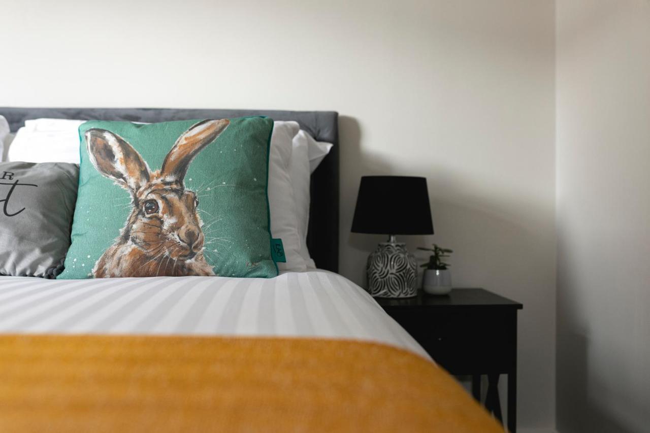 Skyvillion - Cozy Large 4 & 1 Bed Apartments In London Enfield, Mins To Tube Station, Free Wi-Fi Bagian luar foto