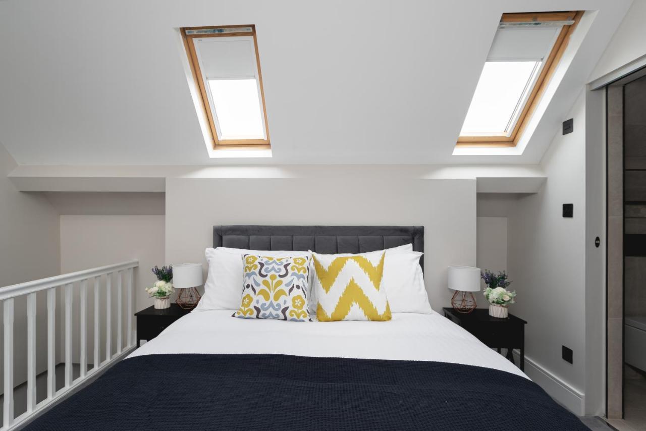 Skyvillion - Cozy Large 4 & 1 Bed Apartments In London Enfield, Mins To Tube Station, Free Wi-Fi Bagian luar foto