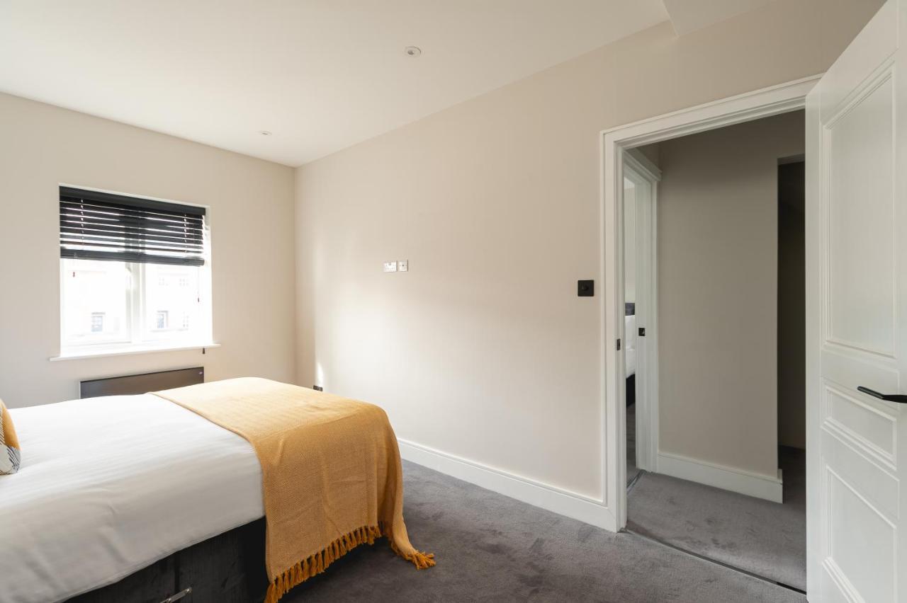 Skyvillion - Cozy Large 4 & 1 Bed Apartments In London Enfield, Mins To Tube Station, Free Wi-Fi Bagian luar foto