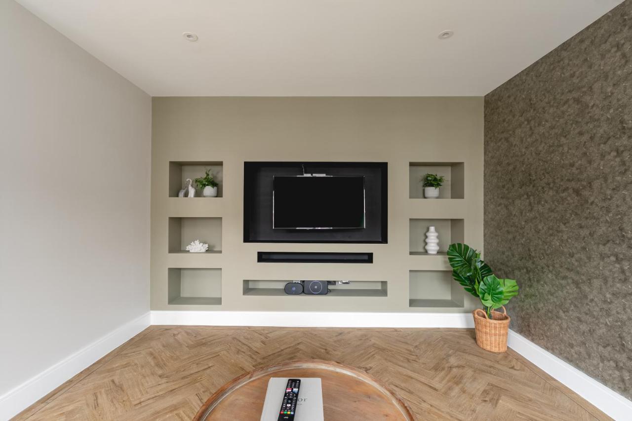 Skyvillion - Cozy Large 4 & 1 Bed Apartments In London Enfield, Mins To Tube Station, Free Wi-Fi Bagian luar foto