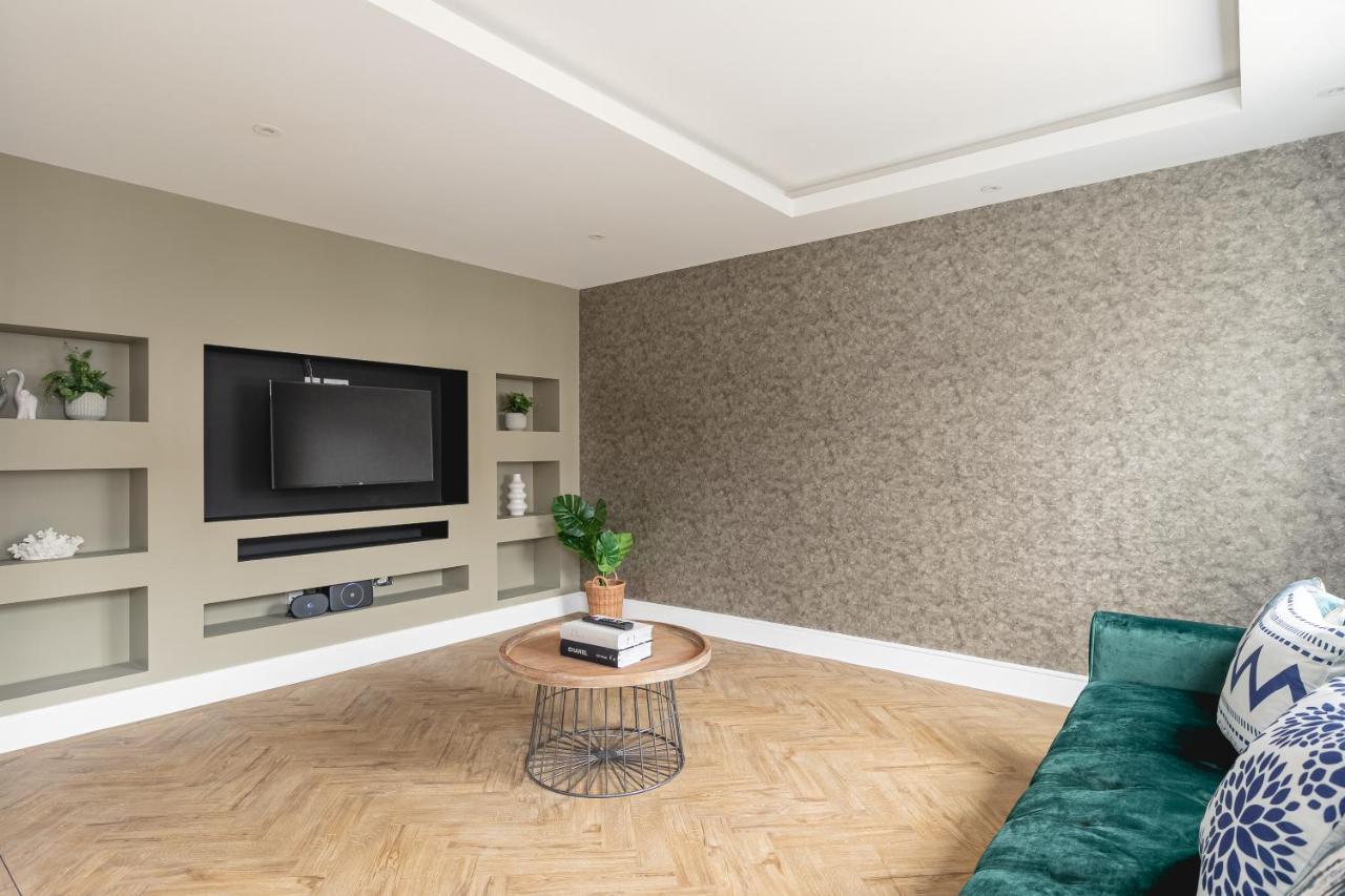 Skyvillion - Cozy Large 4 & 1 Bed Apartments In London Enfield, Mins To Tube Station, Free Wi-Fi Bagian luar foto