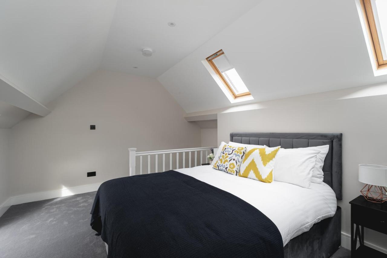 Skyvillion - Cozy Large 4 & 1 Bed Apartments In London Enfield, Mins To Tube Station, Free Wi-Fi Bagian luar foto
