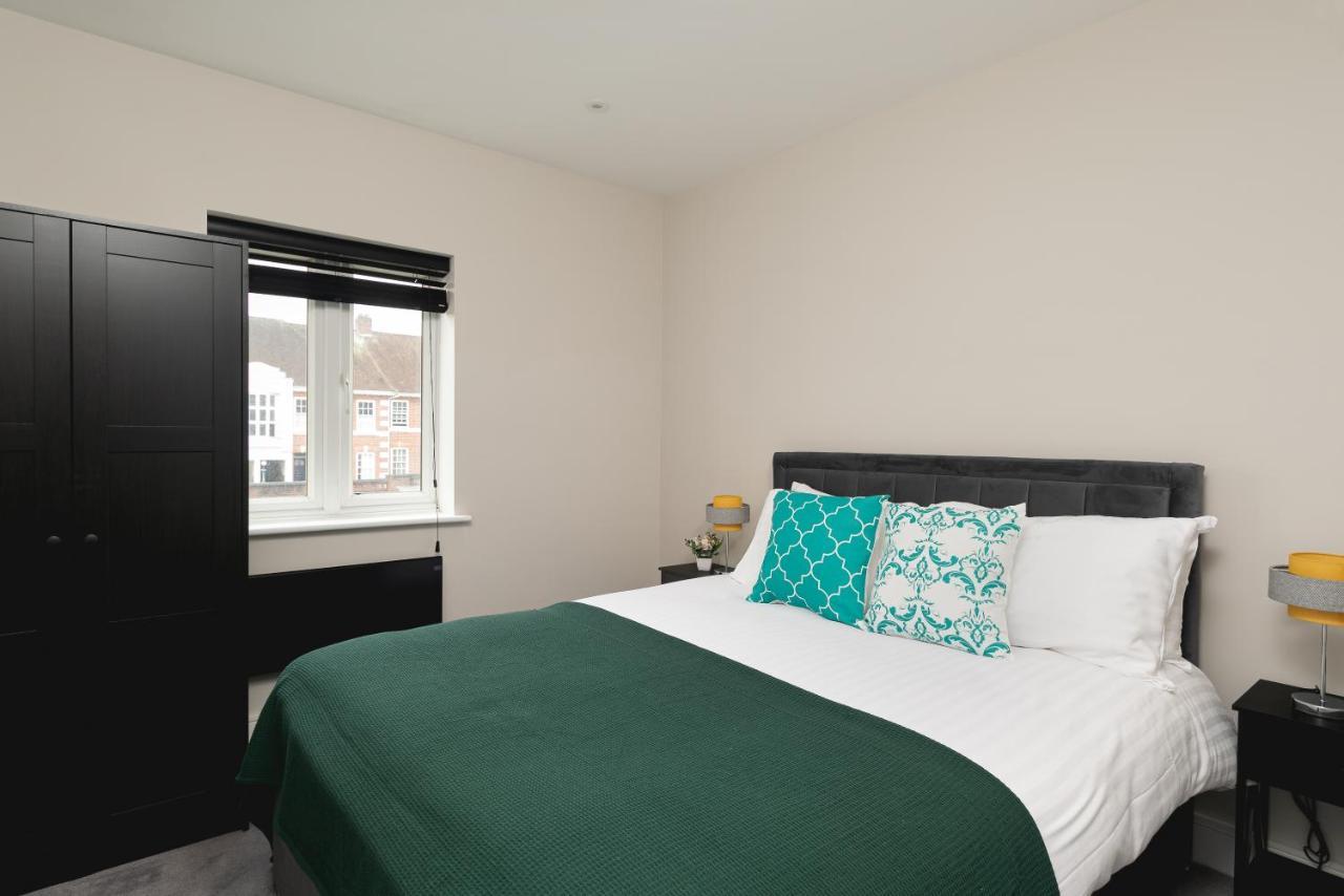 Skyvillion - Cozy Large 4 & 1 Bed Apartments In London Enfield, Mins To Tube Station, Free Wi-Fi Bagian luar foto