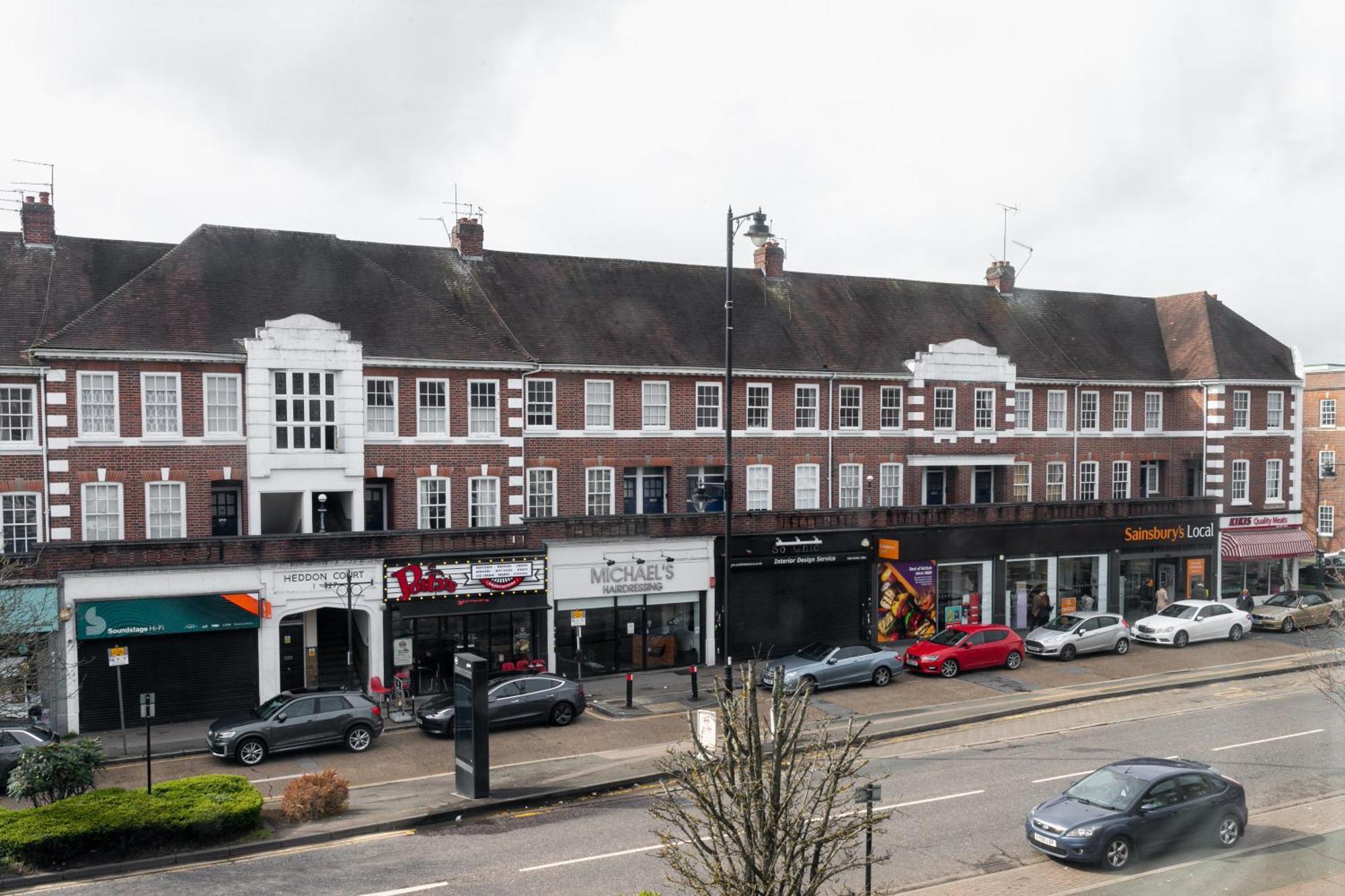 Skyvillion - Cozy Large 4 & 1 Bed Apartments In London Enfield, Mins To Tube Station, Free Wi-Fi Bagian luar foto