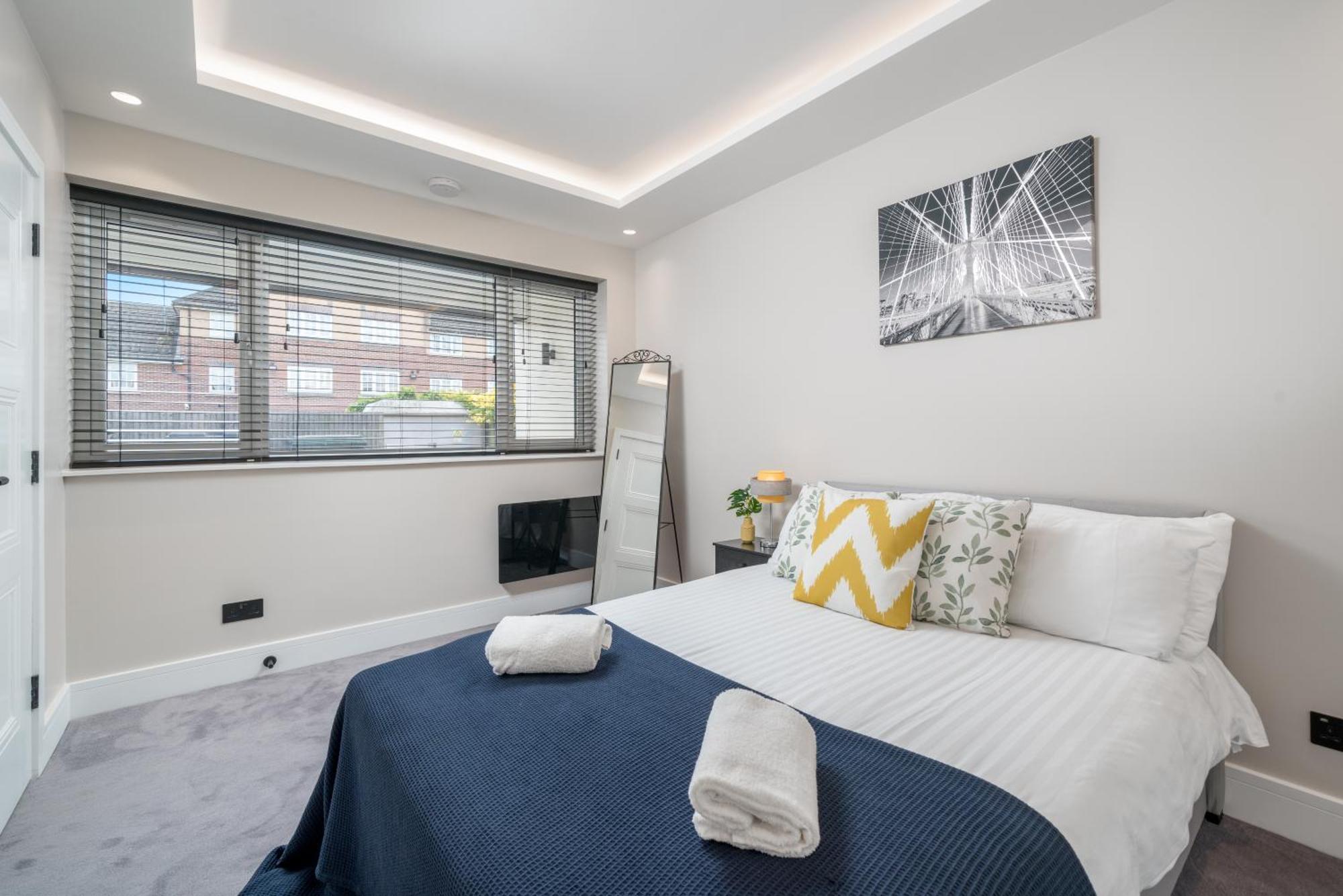 Skyvillion - Cozy Large 4 & 1 Bed Apartments In London Enfield, Mins To Tube Station, Free Wi-Fi Bagian luar foto