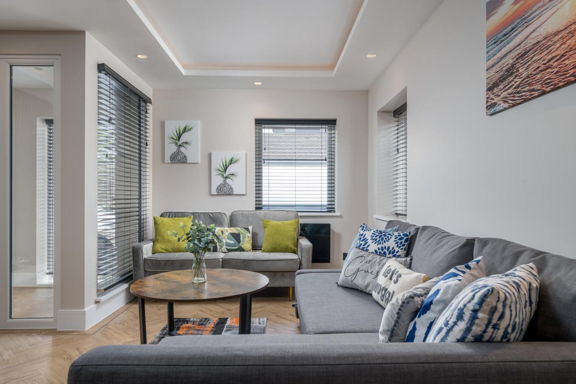 Skyvillion - Cozy Large 4 & 1 Bed Apartments In London Enfield, Mins To Tube Station, Free Wi-Fi Bagian luar foto