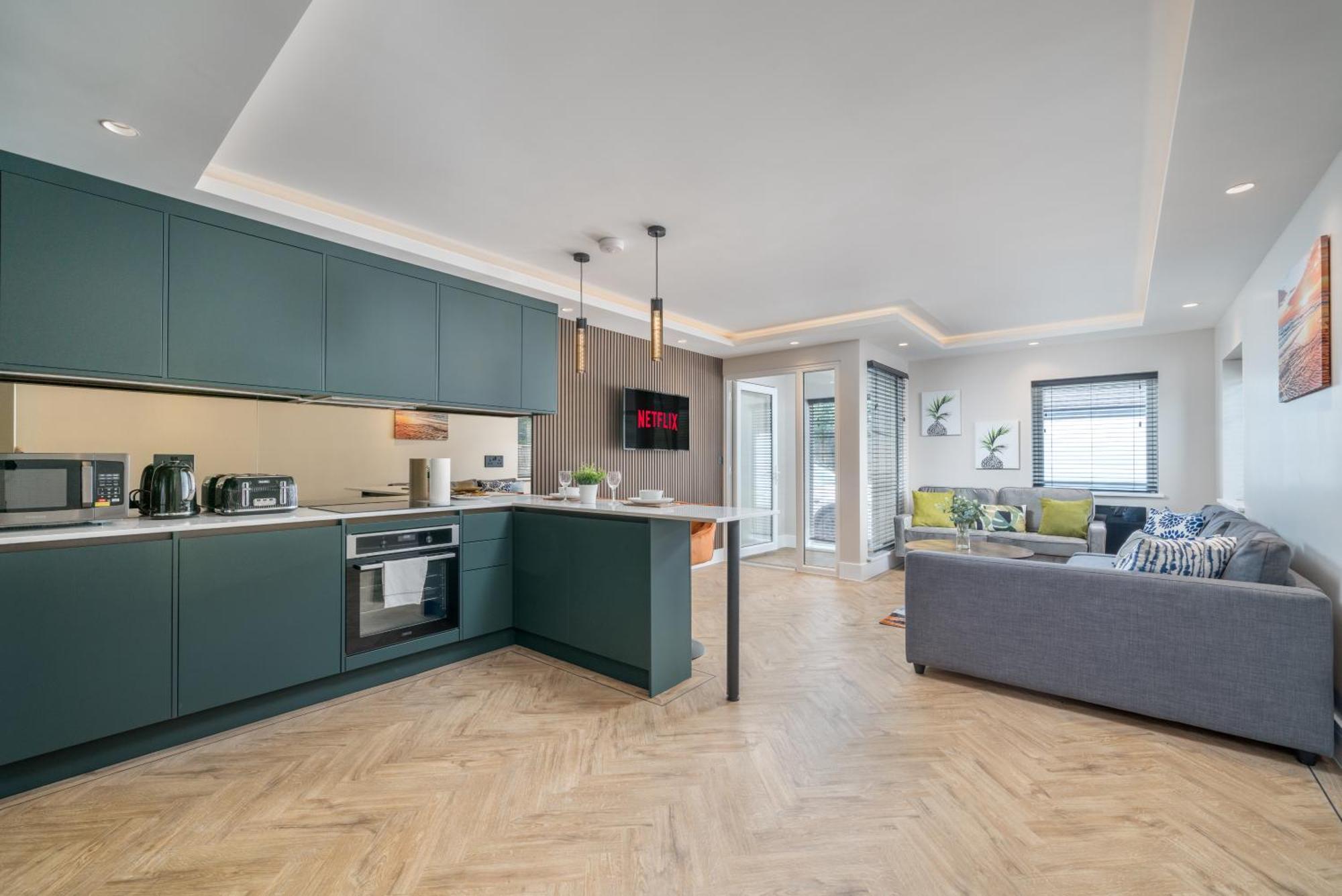 Skyvillion - Cozy Large 4 & 1 Bed Apartments In London Enfield, Mins To Tube Station, Free Wi-Fi Bagian luar foto